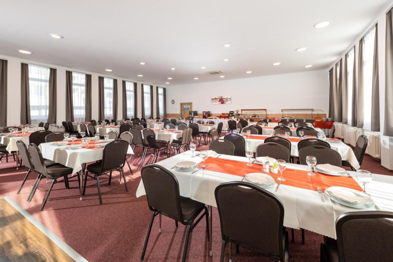 Hotel Plus Bratislava Eksteriør billede