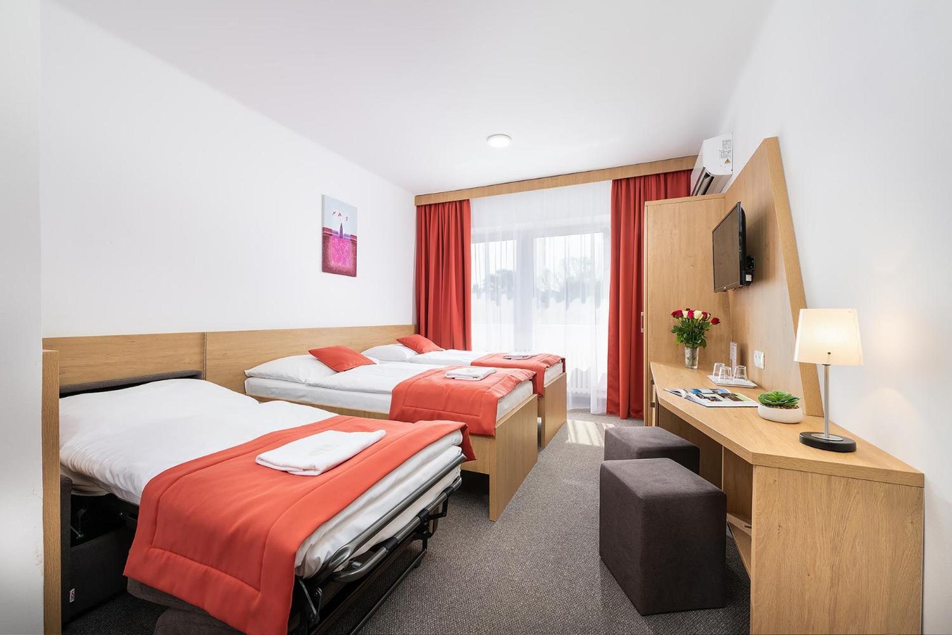 Hotel Plus Bratislava Eksteriør billede