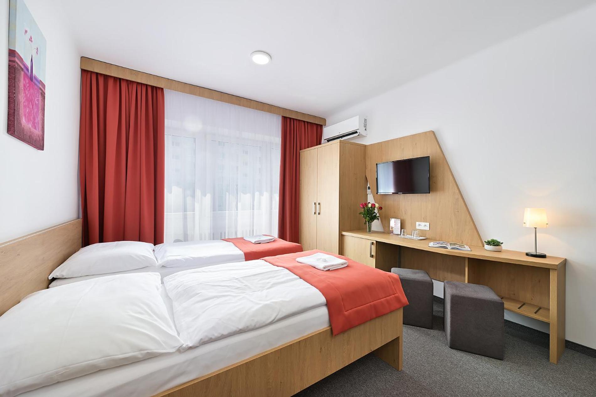 Hotel Plus Bratislava Eksteriør billede