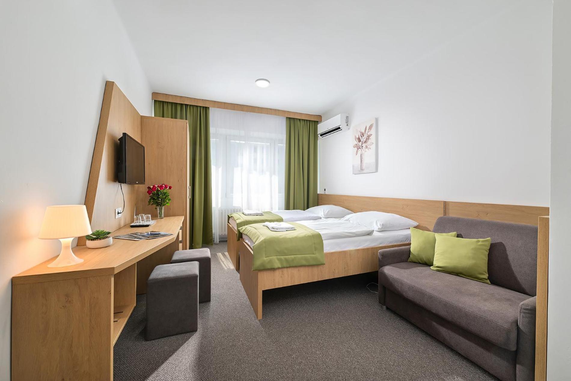 Hotel Plus Bratislava Eksteriør billede