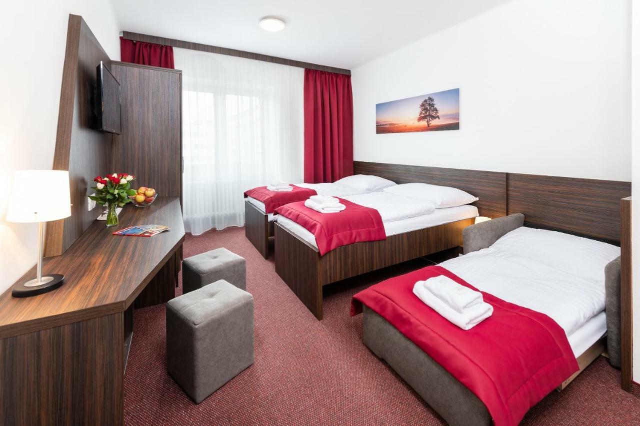 Hotel Plus Bratislava Eksteriør billede